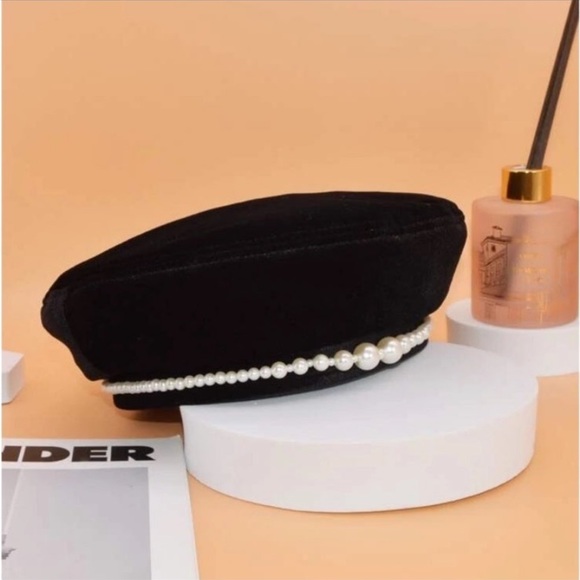 Suede Pearl Decor Beret Hat - Picture 4 of 6